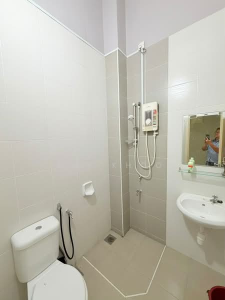 2-storey Terraced House for Sale in Taman Seri Austin (Tebrau) - May Khoo - Bathroom - PropertyGuru.com.my