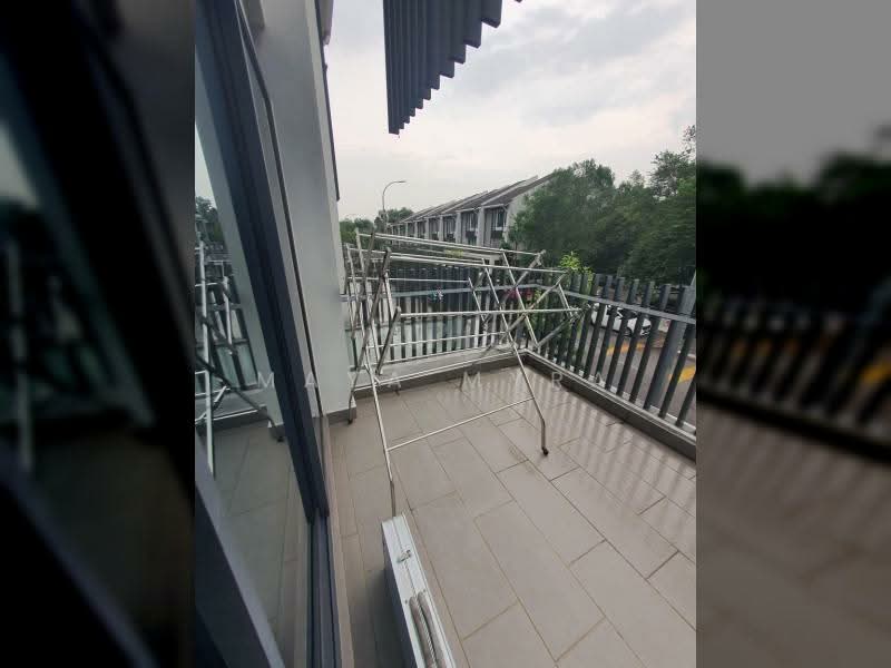 Rumah Bandar untuk Disewa di Bangi (Selangor) - Maya Myra - Balcony - PropertyGuru.com.my