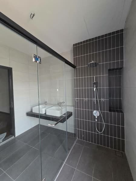 Semi-Detached House for Sale in Bandar Kinrara (Selangor) - Louis Chen - Bathroom - PropertyGuru.com.my