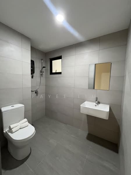 Pangsapuri untuk Dijual di PSV 1 Residences @ Platinum South Valley - Payee Lim - Bathroom - PropertyGuru.com.my