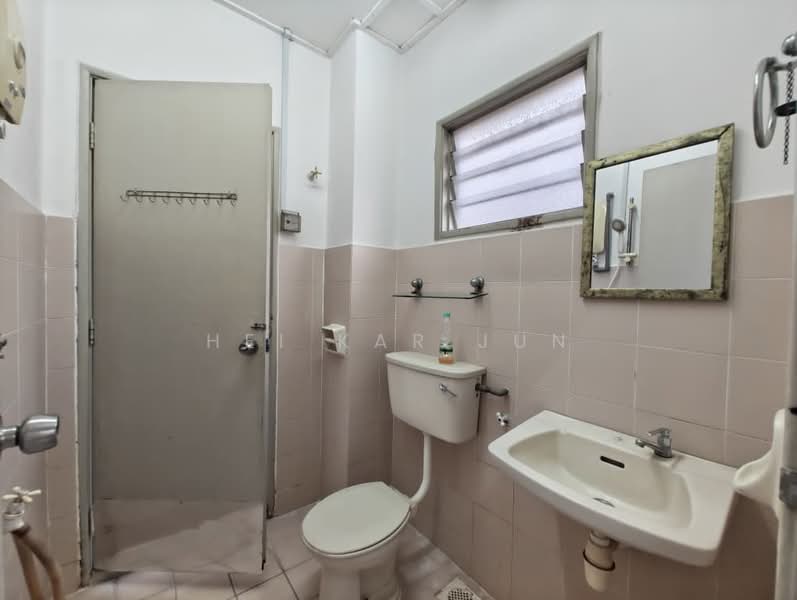Rumah Teres untuk Dijual di Bandar Sungai Long (Selangor) - Hei Kar Jun - Bathroom - PropertyGuru.com.my