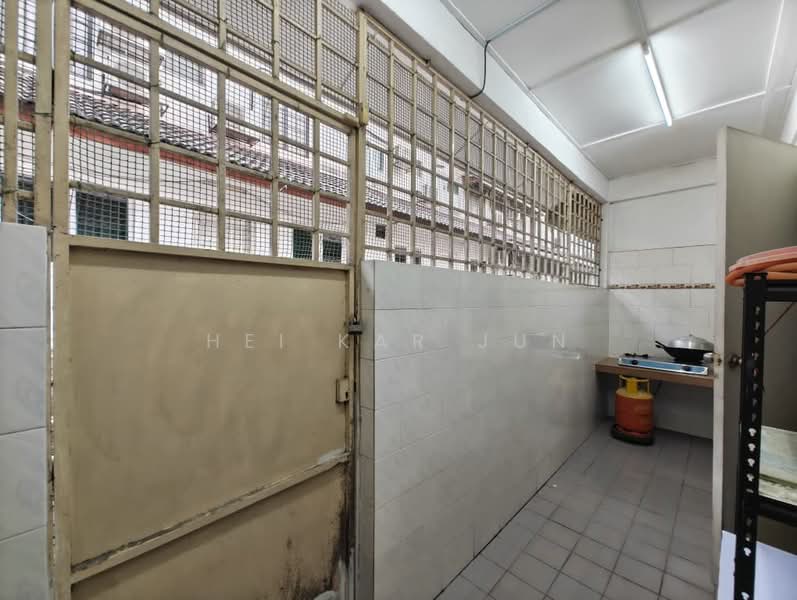 Rumah Teres untuk Dijual di Bandar Sungai Long (Selangor) - Hei Kar Jun - Kitchen - PropertyGuru.com.my