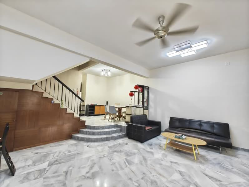 Rumah Teres untuk Dijual di Bandar Sungai Long (Selangor) - Hei Kar Jun - Living Room - PropertyGuru.com.my