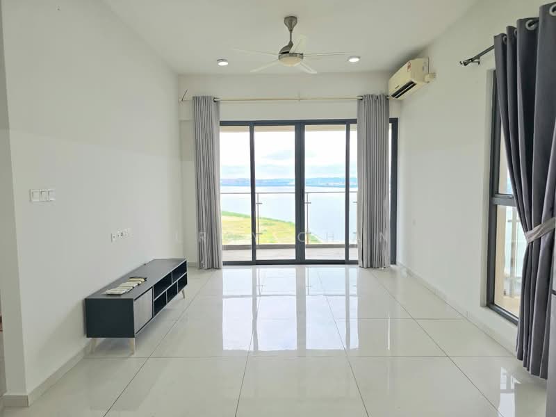 Kondominium untuk Dijual di Kings Bay @ Country Garden Danga Bay - Elroy Chan - Living Room - PropertyGuru.com.my