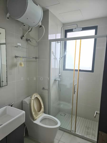 Kondominium untuk Dijual di Kings Bay @ Country Garden Danga Bay - Elroy Chan - Bathroom - PropertyGuru.com.my