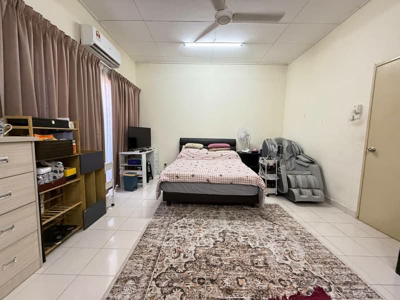 Rumah Teres 2-Tingkat untuk Dijual di Alam Suria (Puncak Alam) - Izzah Alias - Bedroom - PropertyGuru.com.my