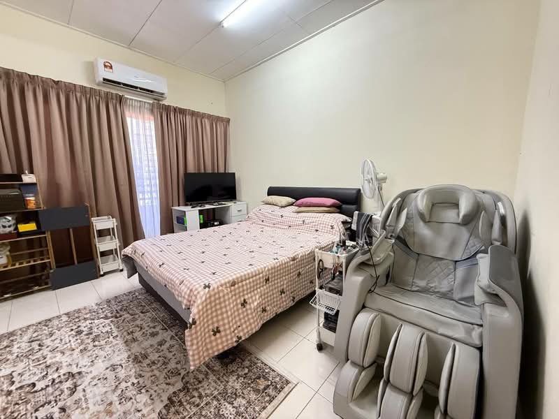 Rumah Teres 2-Tingkat untuk Dijual di Alam Suria (Puncak Alam) - Izzah Alias - Bedroom - PropertyGuru.com.my