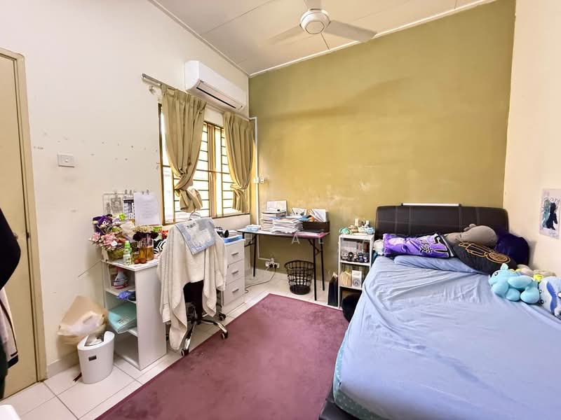 Rumah Teres 2-Tingkat untuk Dijual di Alam Suria (Puncak Alam) - Izzah Alias - Bedroom - PropertyGuru.com.my