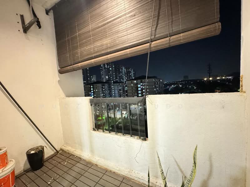 Pangsapuri untuk Dijual di Golden Height (Taman Mas) - Mudz Salahuddin - Balcony - PropertyGuru.com.my