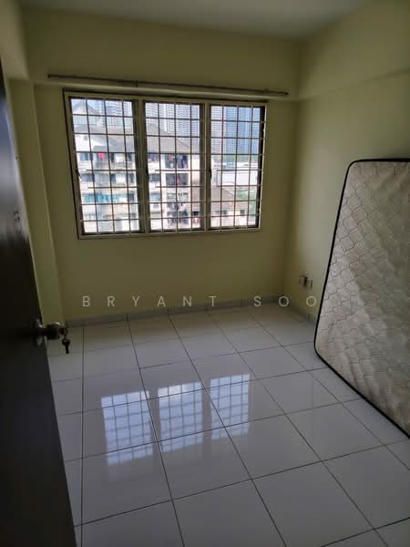 Apartment for Rent at Taman Miharja Apartment (LRT Miharja) - Bryant Soo - Bedroom - PropertyGuru.com.my