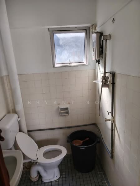 Apartment for Rent at Taman Miharja Apartment (LRT Miharja) - Bryant Soo - Bathroom - PropertyGuru.com.my