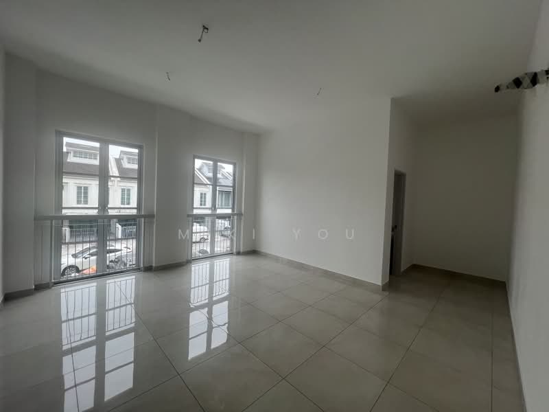 Rumah Teres 2-Tingkat untuk Dijual di Bandar Rimbayu (Telok Panglima Garang) - Miki You - Living Room - PropertyGuru.com.my
