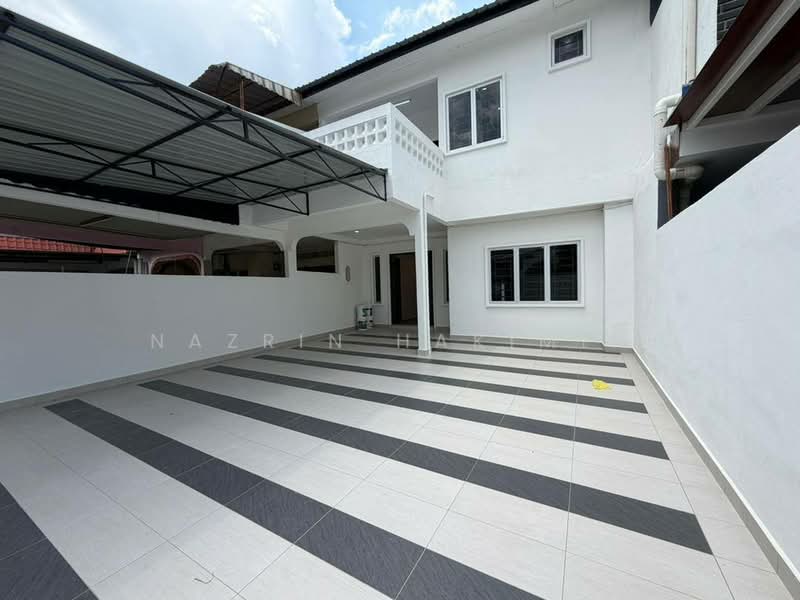 Rumah Teres 2-Tingkat untuk Dijual di Taman Setia (Klang) - Nazrin Hakimin - Exterior - PropertyGuru.com.my