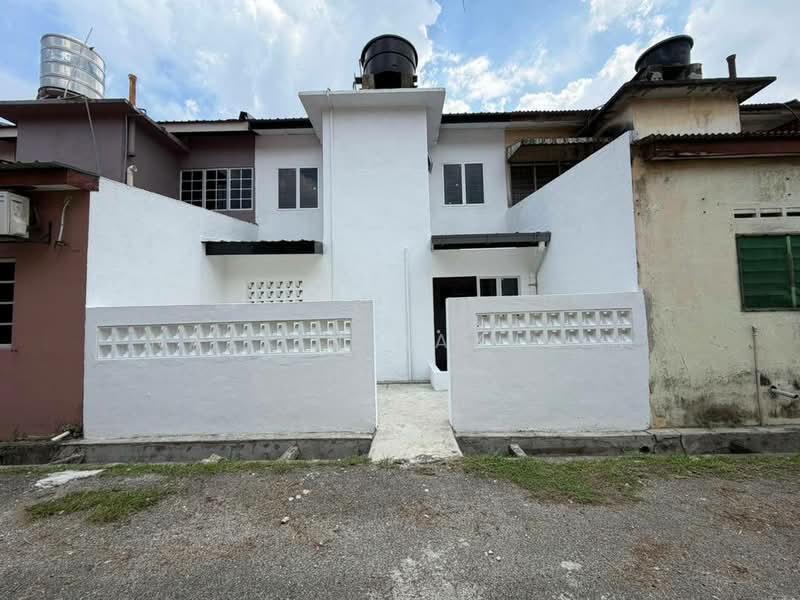 Rumah Teres 2-Tingkat untuk Dijual di Taman Setia (Klang) - Nazrin Hakimin - Exterior - PropertyGuru.com.my