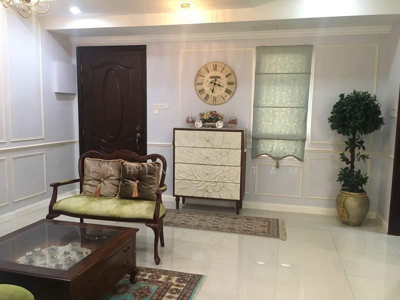 Rumah Teres 2 Tingkat untuk Dijual di Bukit Jelutong (Shah Alam) - Fahim Rustam - Living Room - PropertyGuru.com.my
