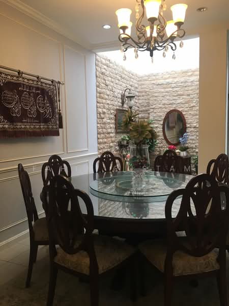 Rumah Teres 2 Tingkat untuk Dijual di Bukit Jelutong (Shah Alam) - Fahim Rustam - Dining Room - PropertyGuru.com.my