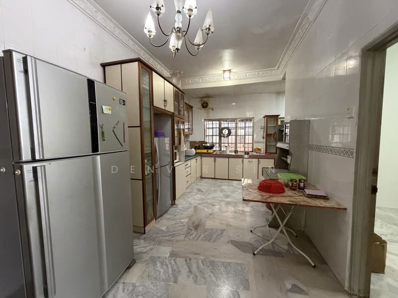 Rumah Teres untuk Dijual di Batu 9 (Cheras) - Denver Sin - Kitchen - PropertyGuru.com.my