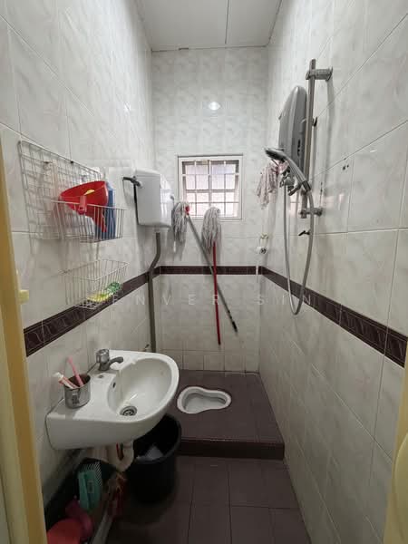 Rumah Teres untuk Dijual di Batu 9 (Cheras) - Denver Sin - Bathroom - PropertyGuru.com.my