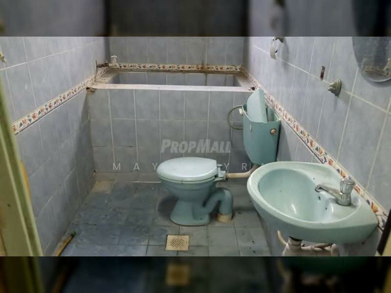 Rumah Teres 2-Tingkat untuk Disewa di Balakong (Selangor) - Maya Myra - Bathroom - PropertyGuru.com.my