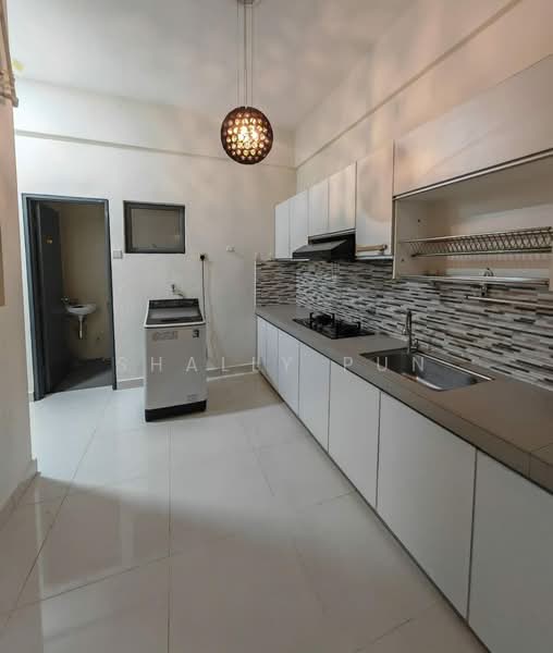 Kediaman Servis untuk Disewa di SetiaWalk - Shally Pun - Kitchen - PropertyGuru.com.my