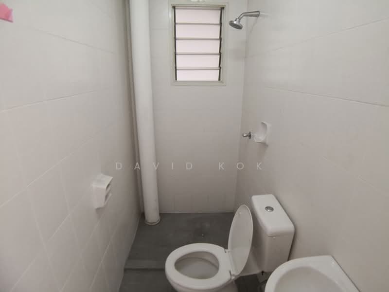 Pangsapuri untuk Dijual di Kemuning Aman - David Kok - Bathroom - PropertyGuru.com.my