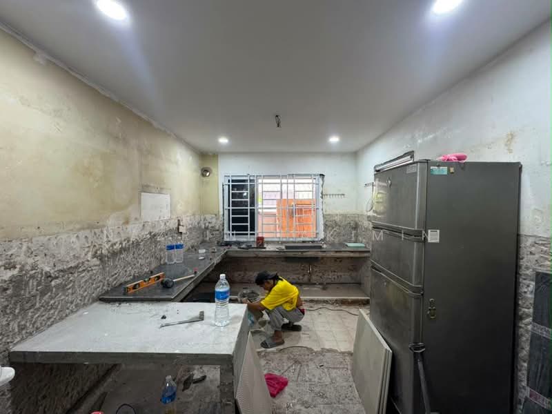 2-storey Terraced House for Sale in Seksyen 25 (Shah Alam) - Nazrin Hakimin - Kitchen - PropertyGuru.com.my