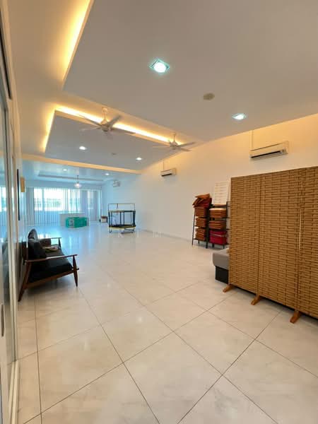 Shop / Office for Sale in Batu Pahat (Johor) - Kim . - Living Room - PropertyGuru.com.my