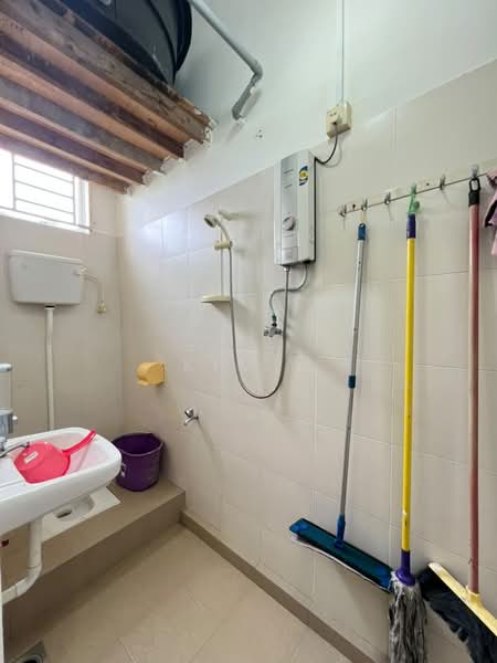 Shop / Office for Sale in Batu Pahat (Johor) - Kim . - Bathroom - PropertyGuru.com.my