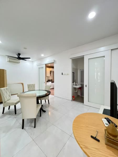 Shop / Office for Sale in Batu Pahat (Johor) - Kim . - Dining Room - PropertyGuru.com.my