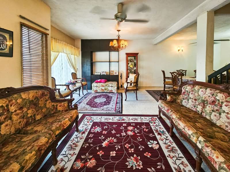 2-storey Terraced House for Sale in Au 2 (Ulu Kelang) - Ali Idris - Living Room - PropertyGuru.com.my