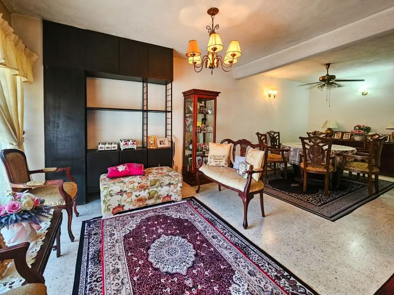 2-storey Terraced House for Sale in Au 2 (Ulu Kelang) - Ali Idris - Living Room - PropertyGuru.com.my