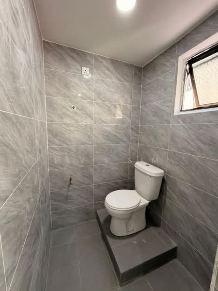 Flat for Sale at Flat Taman Ungku Tun Aminah - Elvis Sim - Bathroom - PropertyGuru.com.my