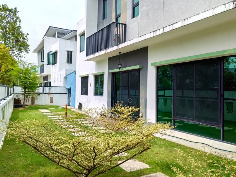 Semi-Detached House for Sale in D'Island (Puchong) - Debby Chai - Exterior - PropertyGuru.com.my