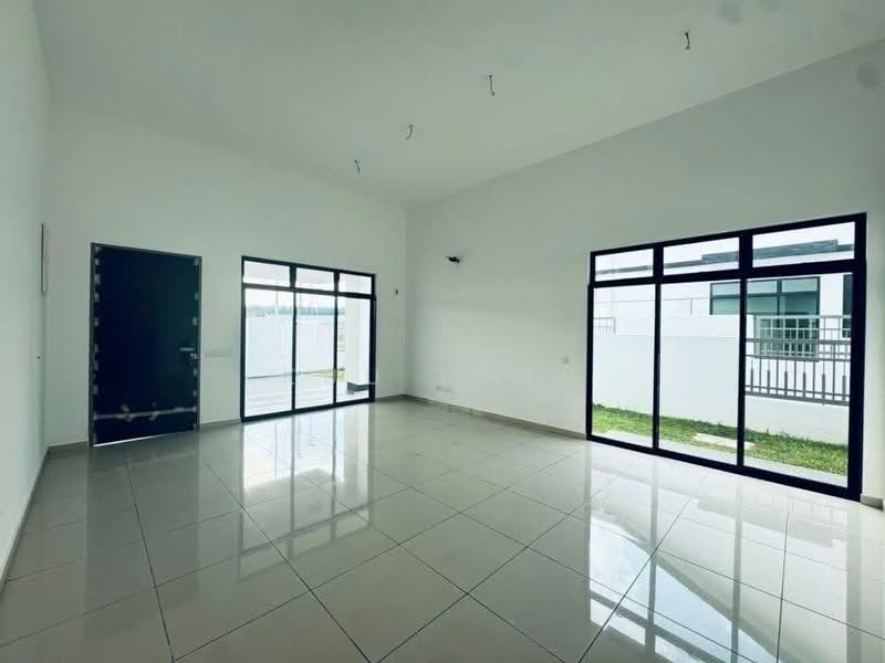 Semi-Detached House for Sale in Bandar Putra (Kulai) - Kuu Chin - Living Room - PropertyGuru.com.my
