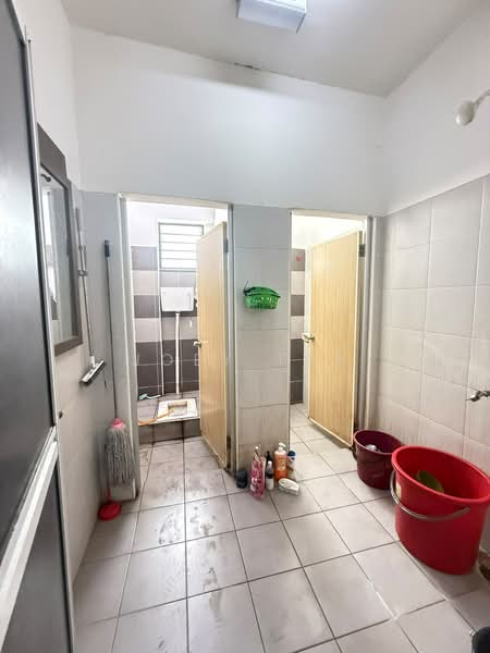 Kilang untuk Disewa di Taman Perindustrian Cemerlang (Ulu Tiram) - Joey Tay - Bathroom - PropertyGuru.com.my