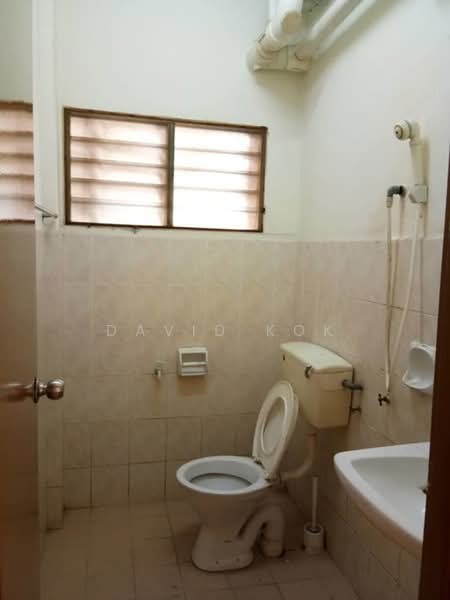 Pangsapuri untuk Dijual di Tropika Apartment - David Kok - Bathroom - PropertyGuru.com.my