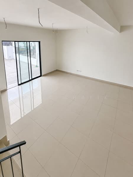 Rumah Teres 2-Tingkat untuk Dijual di Cyberjaya (Selangor) - Mohd Shafik - Living Room - PropertyGuru.com.my
