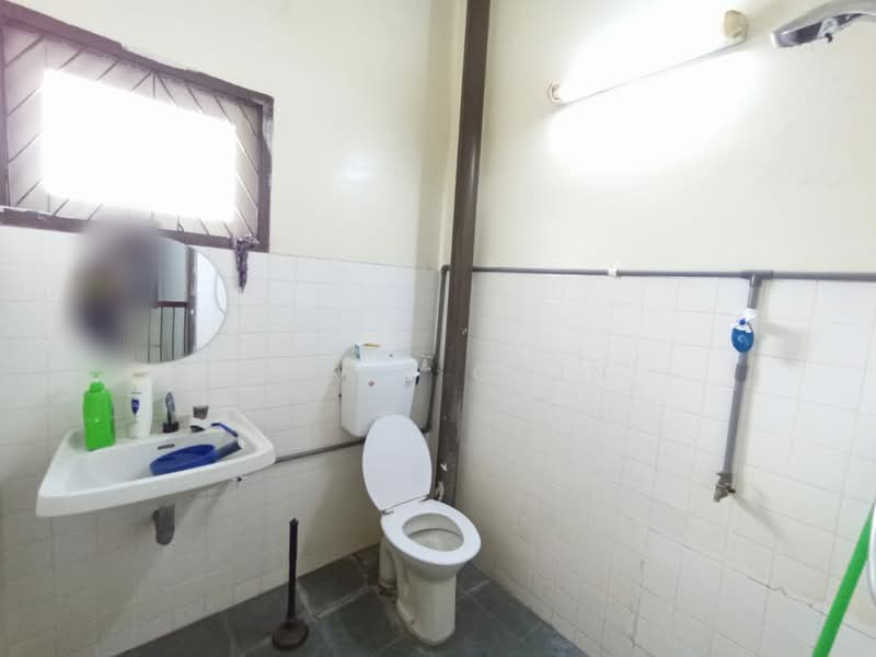 2-storey Terraced House for Sale in Bercham (Ipoh) - Chris Chin - Bathroom - PropertyGuru.com.my