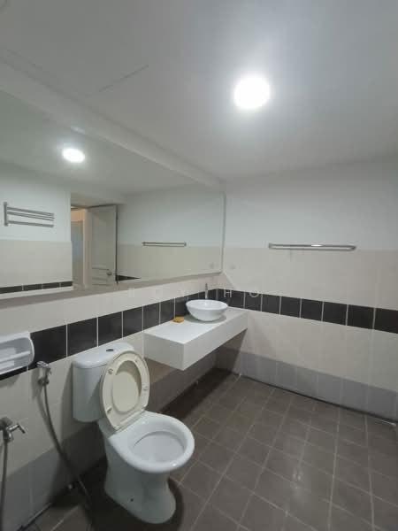 Service Residence for Rent at Koi Kinrara - Roy Ho - Bathroom - PropertyGuru.com.my