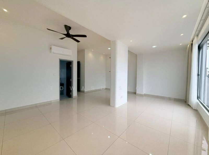 Rumah Kluster untuk Disewa di Taman Mutiara Mas (Skudai) - Edward Siow - Living Room - PropertyGuru.com.my