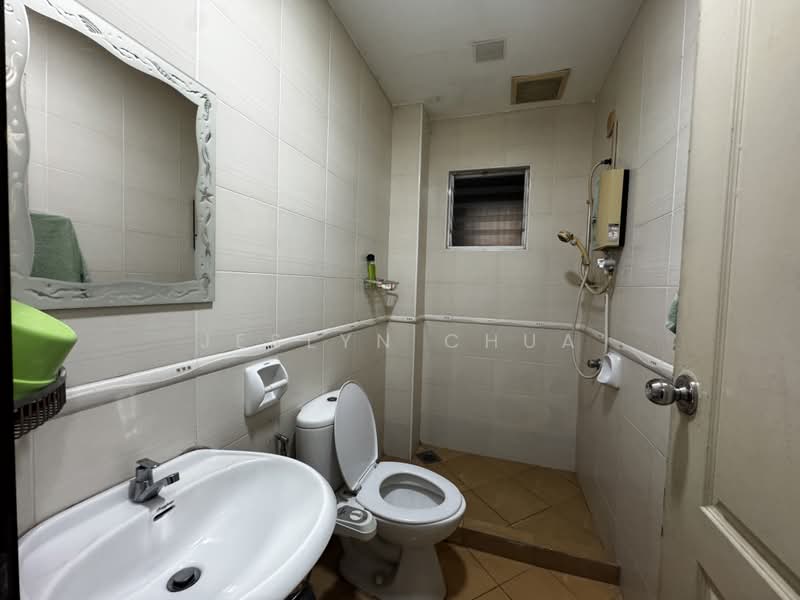 Rumah Teres 2-Tingkat untuk Disewa di Usj 1 (Subang Jaya) - Jeslyn Chua - Bathroom - PropertyGuru.com.my