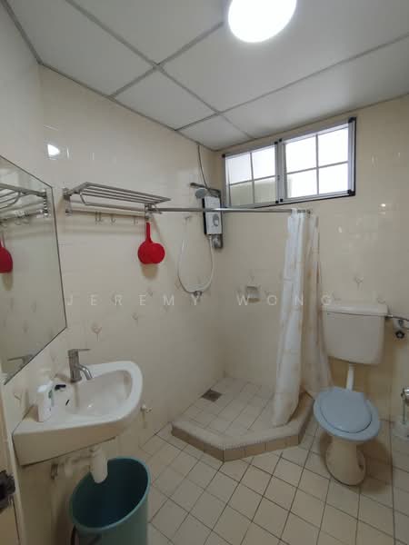Kondominium untuk Dijual di Tiara Damansara - Jeremy Wong - Bathroom - PropertyGuru.com.my