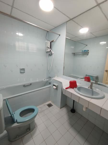 Kondominium untuk Dijual di Tiara Damansara - Jeremy Wong - Bathroom - PropertyGuru.com.my