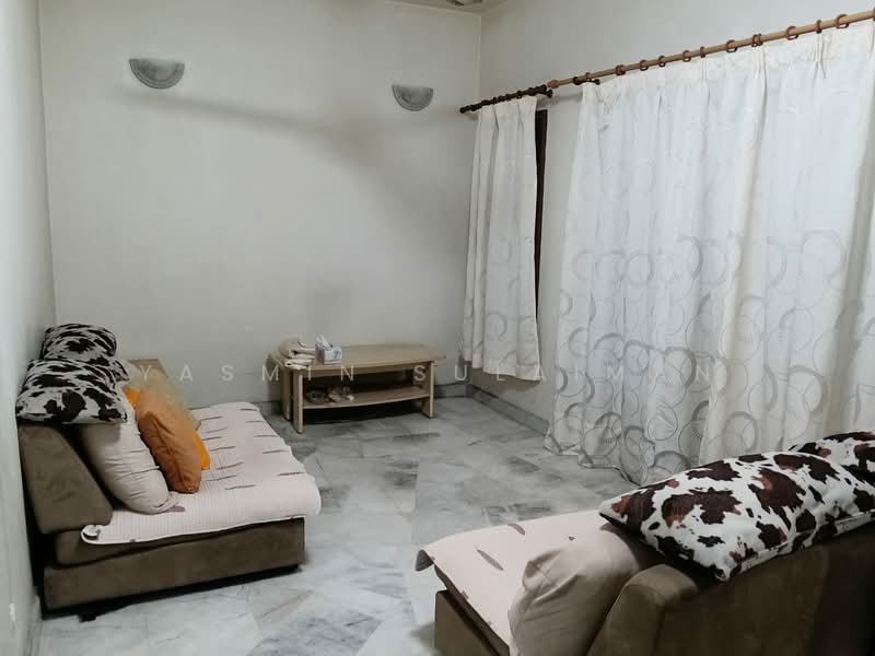Rumah Teres 2-Tingkat untuk Dijual di Usj 22 (Subang Jaya) - Yasmin Sulaiman - Living Room - PropertyGuru.com.my