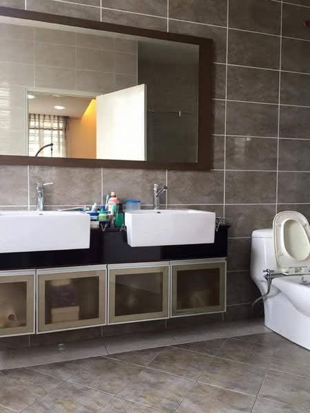 Semi-Detached House for Sale in Taman Universiti (Skudai) - Eva Siow - Bathroom - PropertyGuru.com.my