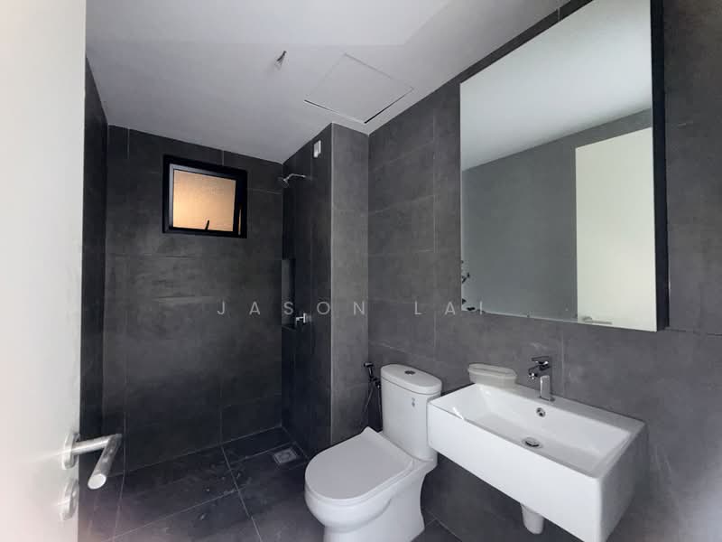 Kondominium untuk Dijual di D'Terra Residences - Jason Lai - Bathroom - PropertyGuru.com.my