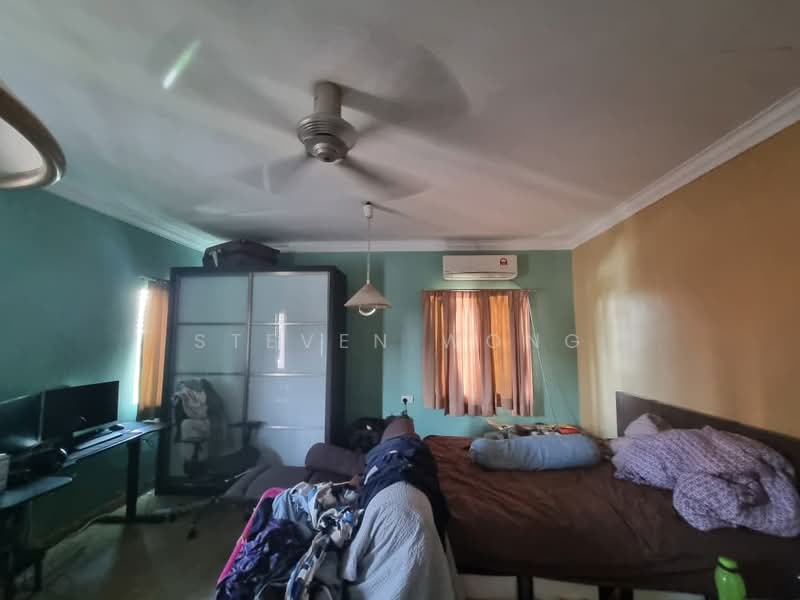 Bungalow House untuk Dijual di Taman Desa (Taman Desa) - Steven Wong - Bedroom - PropertyGuru.com.my