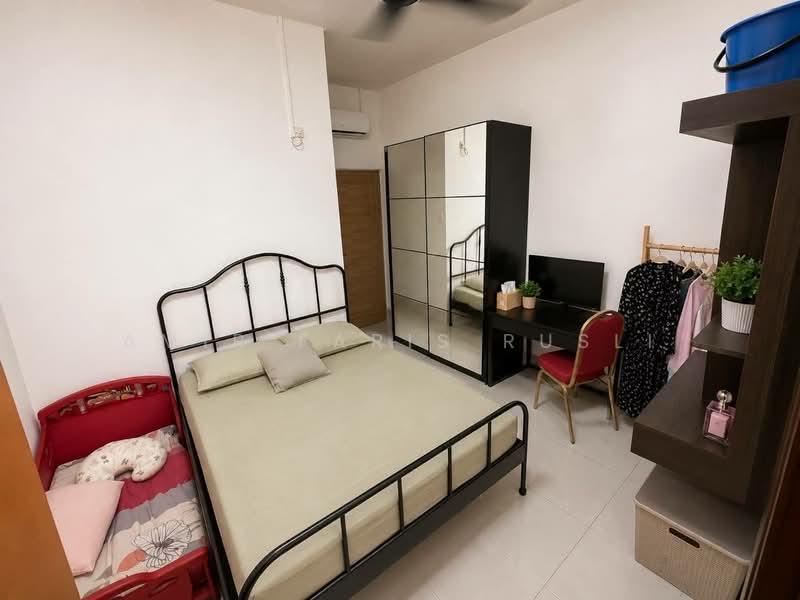 2-storey Terraced House for Sale in Bandar Seri Alam (Masai) - Amir Faris Rusli - Bedroom - PropertyGuru.com.my