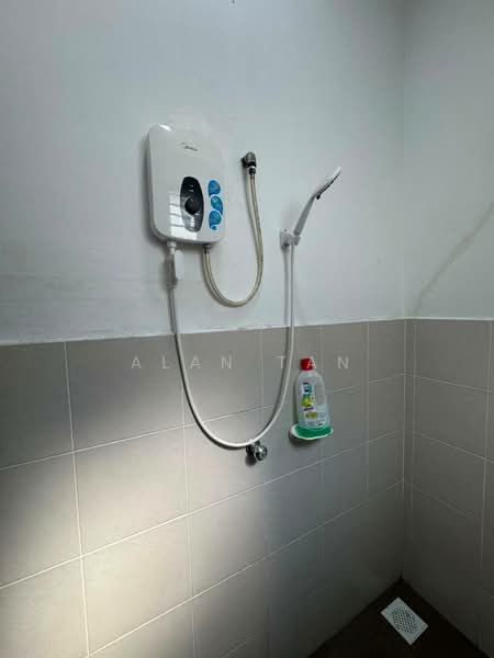 2-storey Terraced House for Rent in Senai (Kulai) - Alan Tan - Bathroom - PropertyGuru.com.my