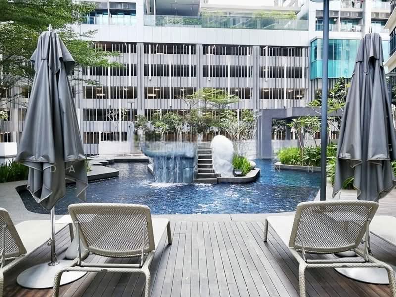 Kediaman Servis untuk Dijual di Fraser Residence (188 Suites) - Darren Kai Xin Ng - Pool - PropertyGuru.com.my